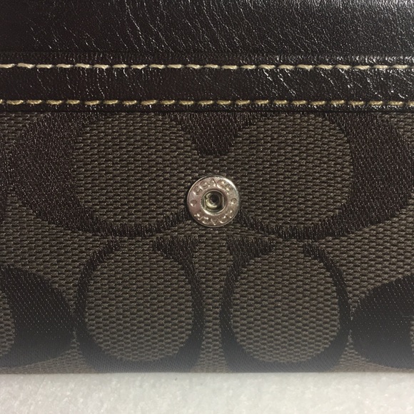Coach Signature Jacquard Wallet - Picture 5 of 6